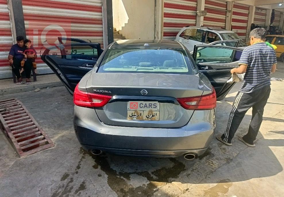 نيسان ماكسيما